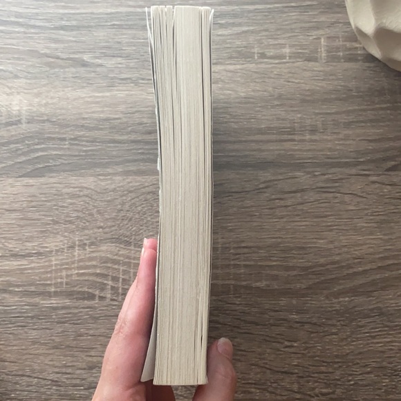 The Girl on the Train paperback book Paula Hawkins bookclub easy read - Picture 3 of 4